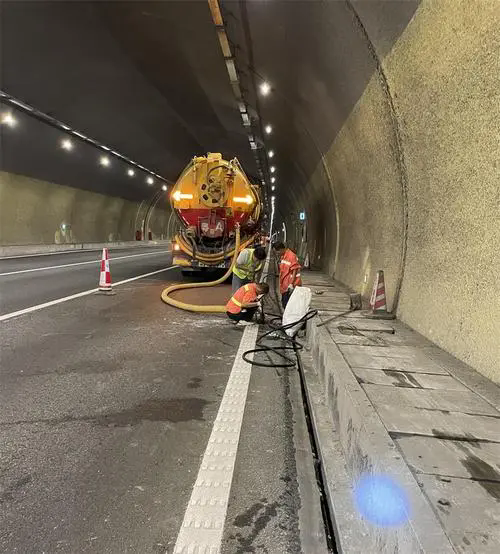 太原隧道排水渠清淤